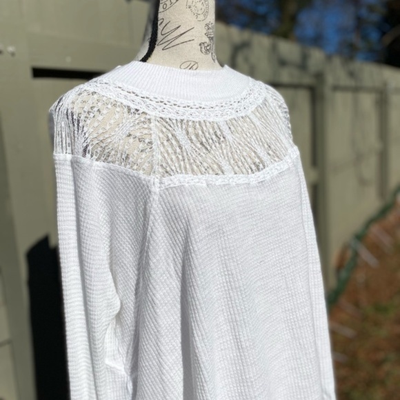 Free People White, Waffle, Raw Hem Top - Picture 4 of 15